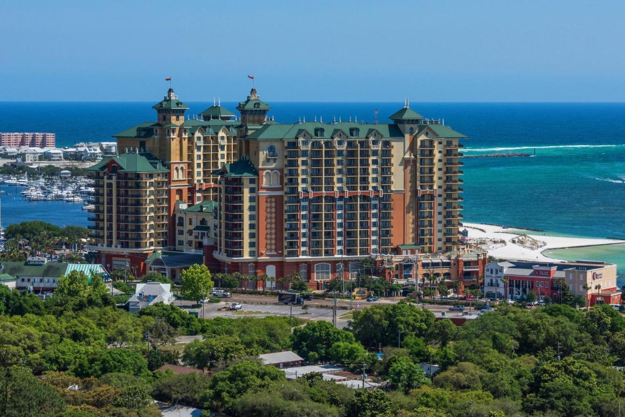 Emerald Grande W222 Apartment