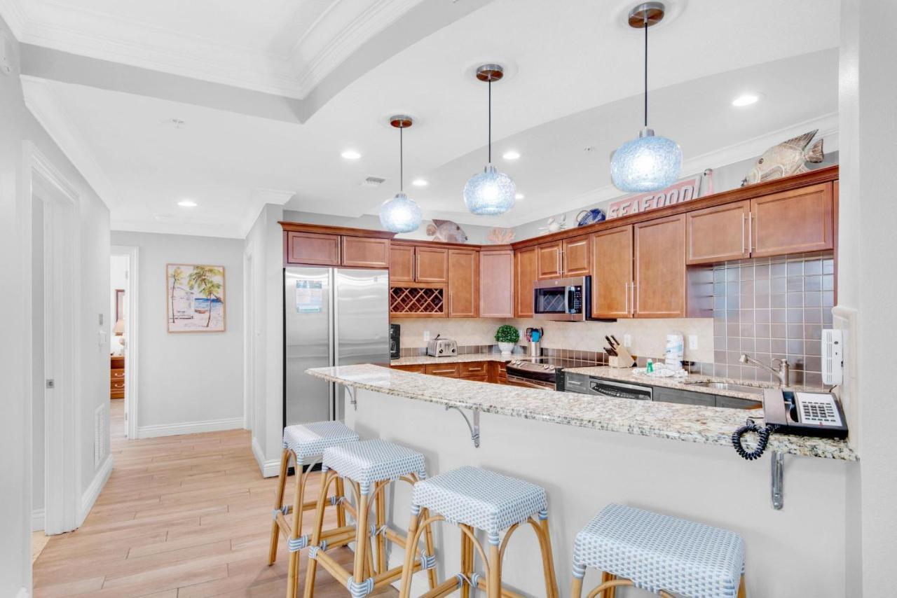 Emerald Grande W222 Apartment Destin